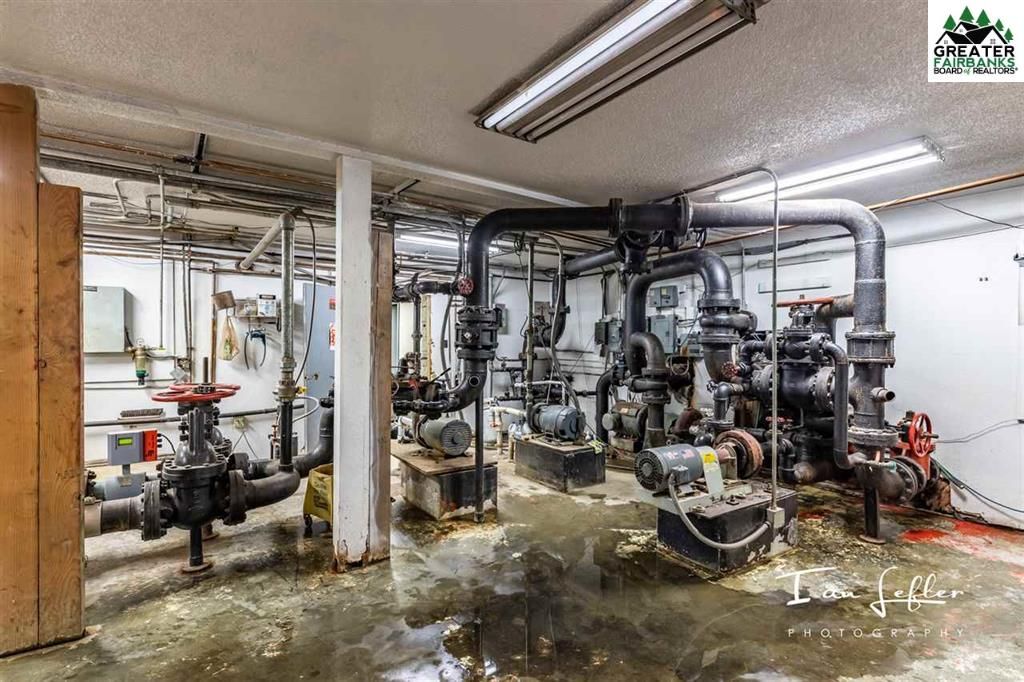 859 Lakloey Dr, North Pole, AK 99705